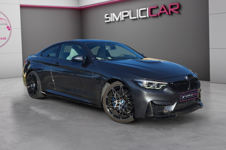 BMW M4 COUPE