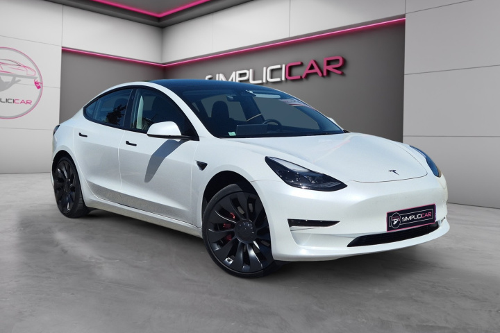 TESLA MODEL 3
